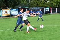 HORNÍ PODLUŽÍ (v tmavém) prohrálo ve Velkém Březně 0:3. 