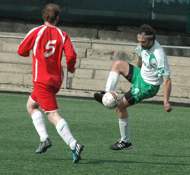 HEŘMANOV (v bílém) porazil Dobkovice 6:1.