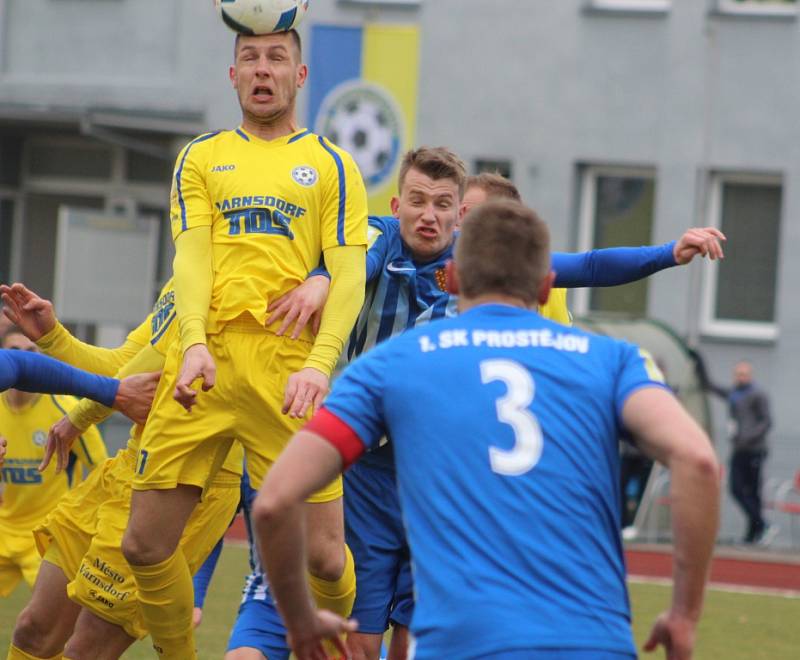 FOTBALOVÝ VARNSDORF doma zaslouženě porazil 5:2. 