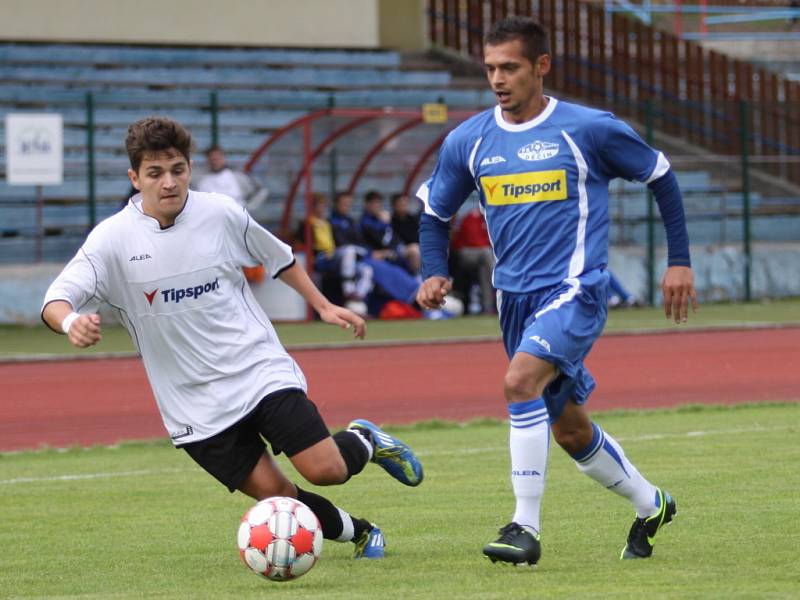 SUPER. Junior Děčín (v modrém) vyhrála v Krupce 3:2.