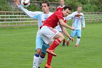 DOBRÝ START POKRAČUJE. Junior Děčín (modré dresy) doma porazil Bohušovice 4:1.