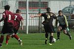 DEBAKL. Union Děčín (vínové dresy) doma porazil Velký Šenov 8:0.