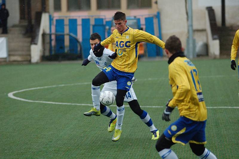 DEBAKL. V prvním utkání děčínské skupiny TL porazily Teplice Armu vysoko 8:0.