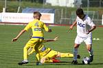 KONEC V SEMIFINÁLE. Žáci FK Varnsdorf (ve žlutém) nestačili na Teplice.