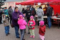 Na trhy mohli lidé vyrazit i o druhém adventním víkendu.