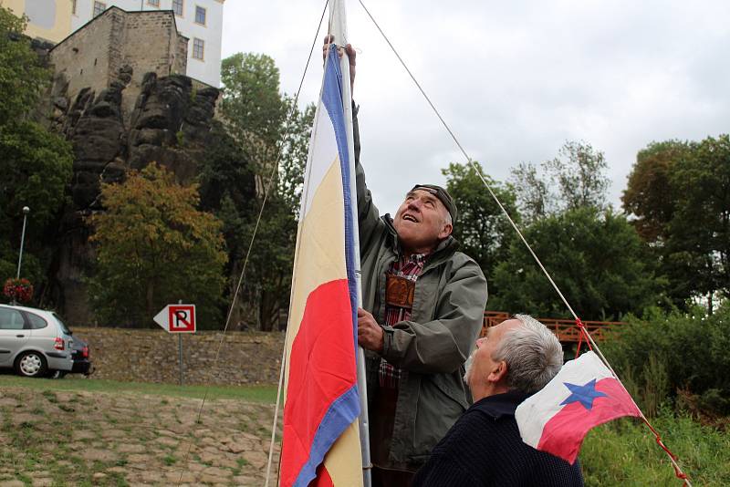 Recesisté odvezli léto po Labi do Německa.