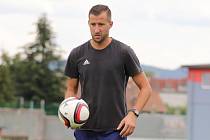 Radek Porcal působí ve Varnsdorfu jako trenér brankářů a asistent Davida Oulehly.