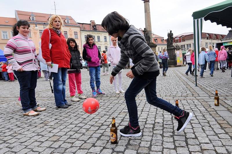 Den země oslavili v pátek na Lužickém náměstí v Rumburku. 