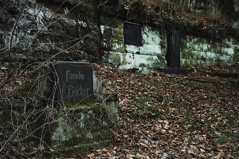 Hřensko, jak ho neznáte: Zaniklý hřbitov nad plynárnou