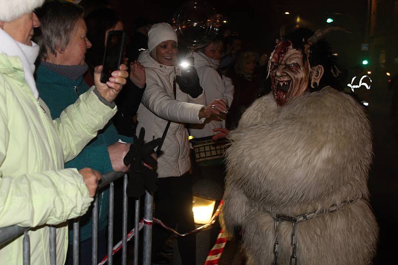 Krampusáci pouštěli v Děčíně hrůzu.