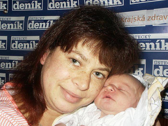 Jana Pazderníková porodila v ústecké porodnici dne 14. 1. 2010 (8.32) dceru Šárku (50 cm, 3,38 kg).