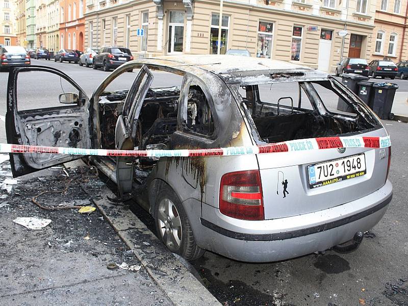 Shořelé auto v Děčíně - Podmoklech