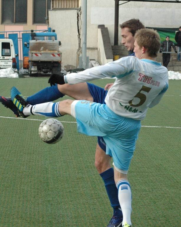 PARÁDA! Junior Děčín (světlé dresy) doma porazil 3:1 Horní Jiřetín.