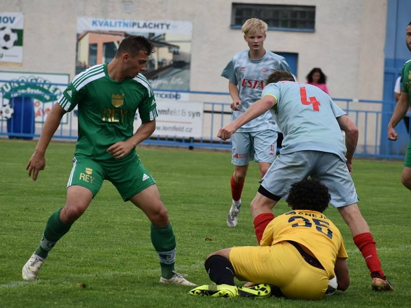 Fotbalisté Vilémova porazili ve finálové odvetě Perštejn 7:0 a získali tak krajský fotbalový pohár.