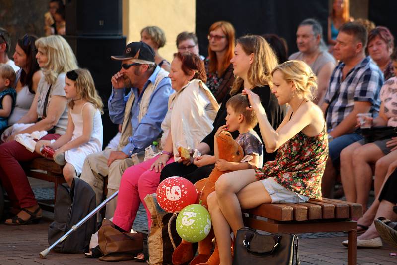 Festival pouličního divadla v Děčíně.