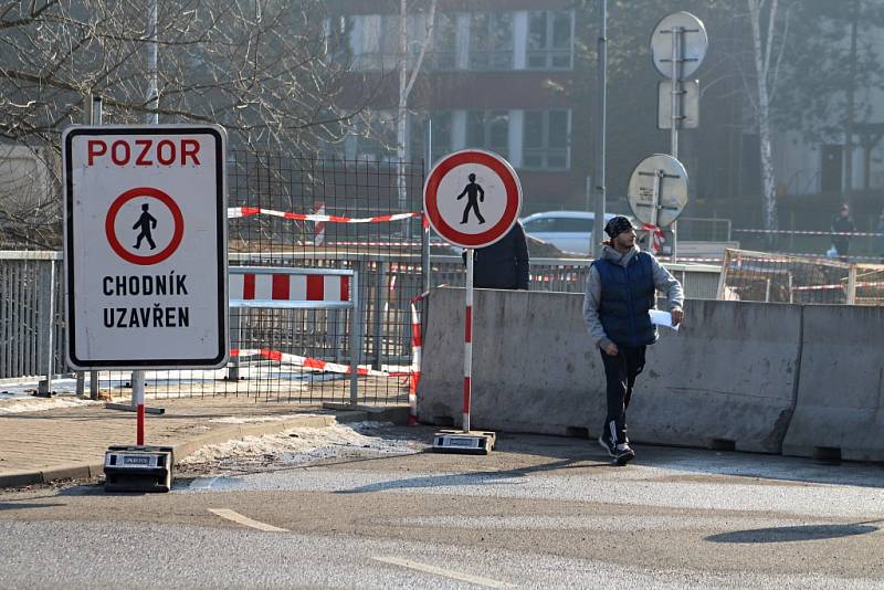 Stavba Vilsnické spojky uzavřela některé chodníky.