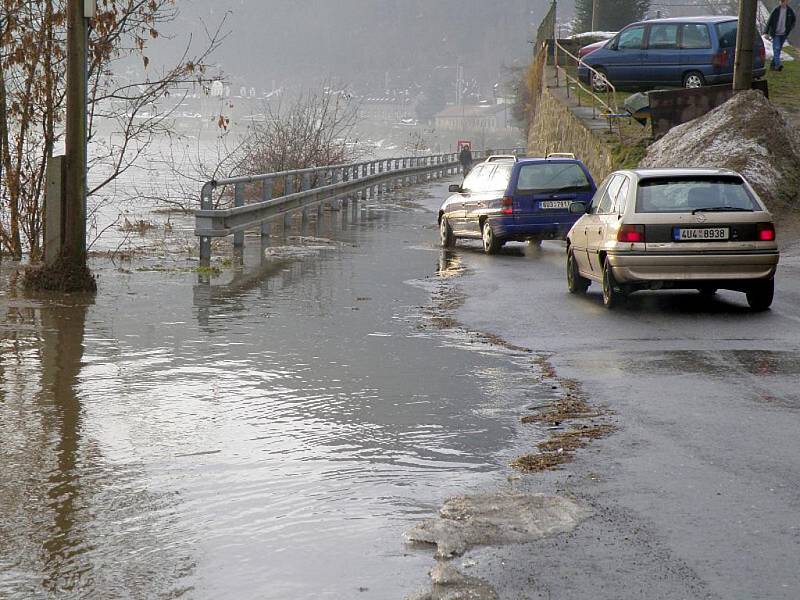 Hladina Labe v Děčíně by do neděle 16.ledna 2011 měla dosáhnout hranice osmi metrů