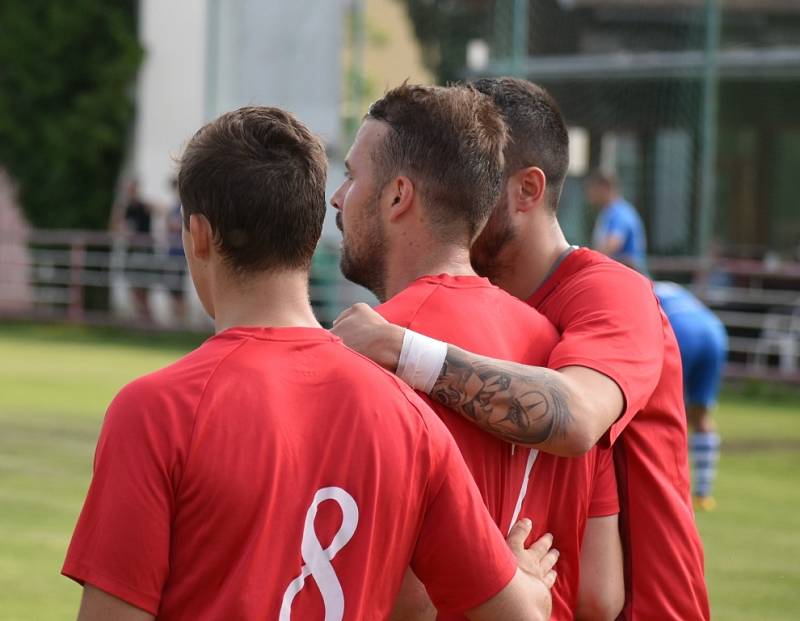 I.B třída: Junior Děčín - Chabařovice 3:1.