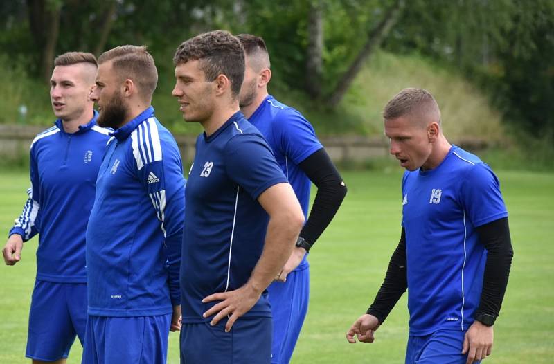 Fotbalisté Varnsdorfu zahájili letní přípravu na nový druholigový ročník. Jako trenér je vedl Miroslav Holeňák.