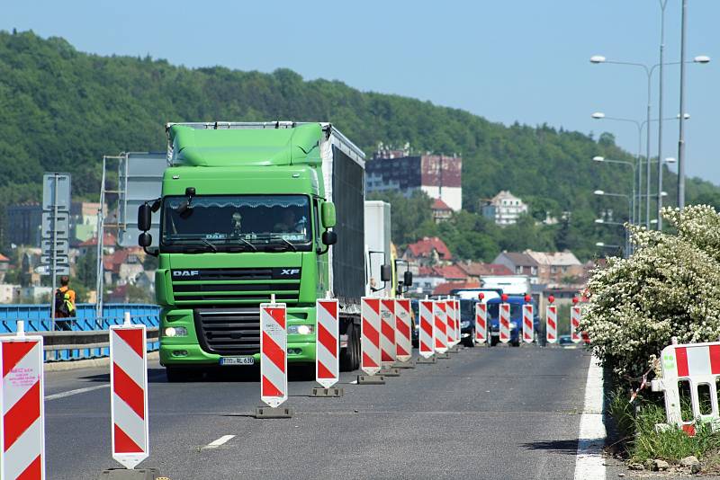 Dopravní situace je v Děčíně kvůli řadě uzavírek velmi komplikovaná.