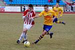 Fotbalisté Slovanu Varnsdorf (ve žlutém) remizovali s Vik. Žižkov 3:3