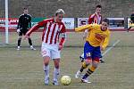 Fotbalisté Slovanu Varnsdorf (ve žlutém) remizovali s Vik. Žižkov 3:3