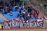 Fotbalisté Slovanu Varnsdorf (ve žlutém) remizovali s Vik. Žižkov 3:3