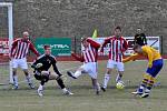 Fotbalisté Slovanu Varnsdorf (ve žlutém) remizovali s Vik. Žižkov 3:3