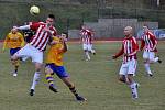 Fotbalisté Slovanu Varnsdorf (ve žlutém) remizovali s Vik. Žižkov 3:3