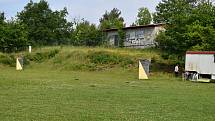 Současná podoba bývalého fotbalového hřiště v Horním Oldřichově. Fotbal se tady naposledy hrál v roce 2010.