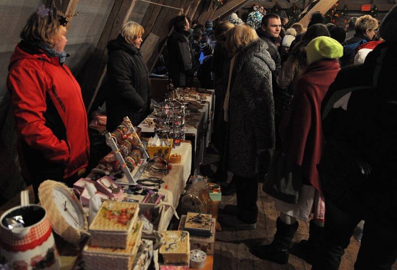 Tradiční Svatojiřetínský Advent na faře v Jiřetíně pod Jedlovou.