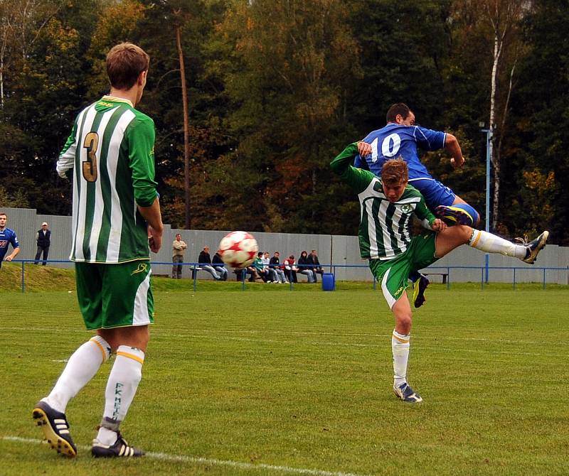 NEDAŘILO SE. Vilémov (v modrém) doma prohrál 1:3 s pražským Meteorem.