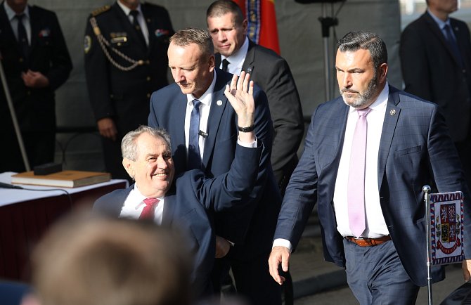 Prezident Miloš Zeman na setkání s občany na děčínském nábřeží.