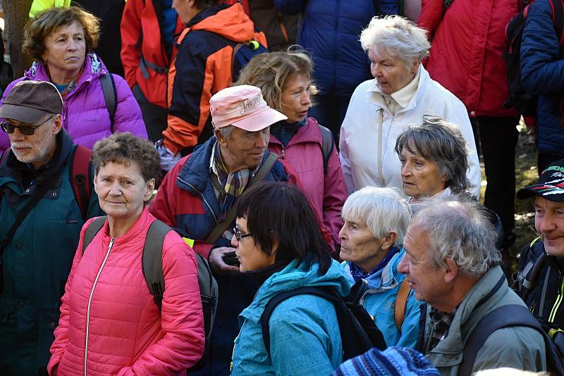 Turisté si dali sraz u nové lávky na Šébru, měli tam cíl hvězdicového pochodu.