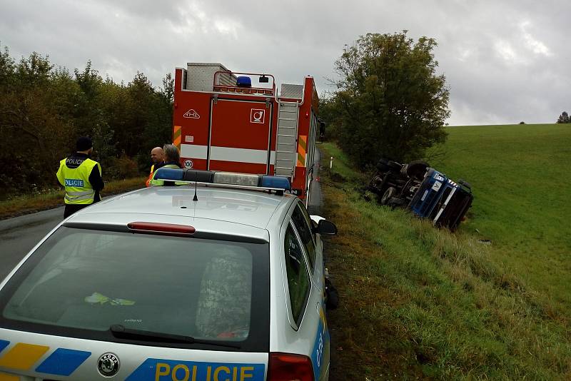Dopravní nehoda u Velké Bukoviny.