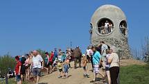 Vášniví turisté zahájili sezonu v národním parku několikakilometrovým výletem.