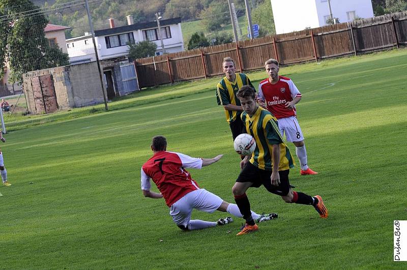 VENKU SE JIM NEDAŘÍ. Šluknov prohrál v Křešicích 1:3.