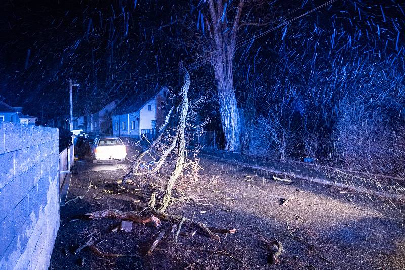 Vítr řádil v noci z neděle na pondělí 11. března i na Šluknovsku