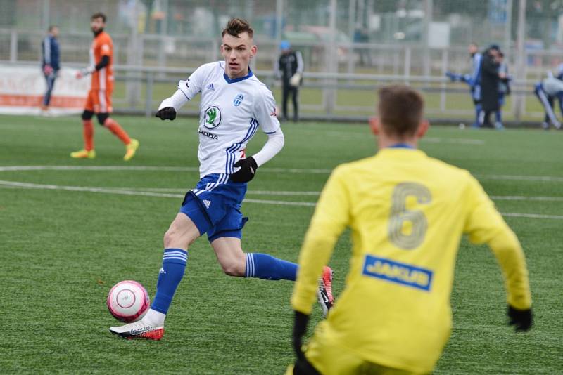 PORÁŽKA. Fotbalisté Varnsdorfu (ve žlutém) prohráli s Mladou Boleslaví 1:3.