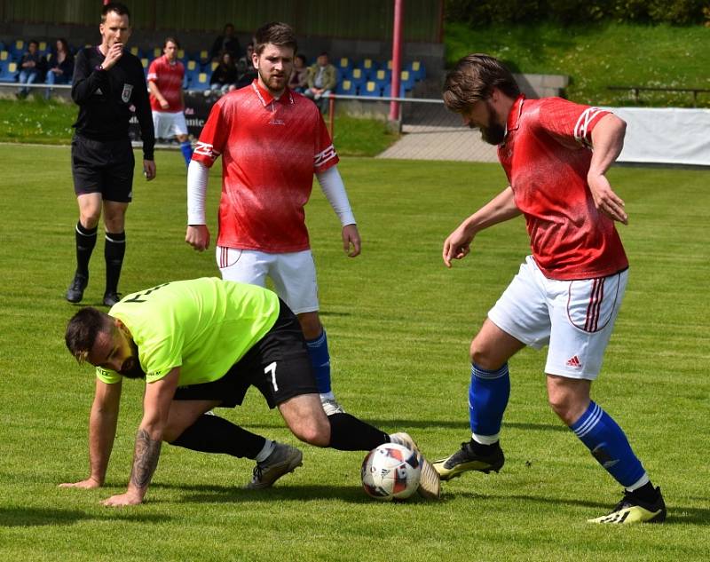 Lukáš Vaněk patří o oporám fotbalistů Modré, kteří hrají krajský přebor.