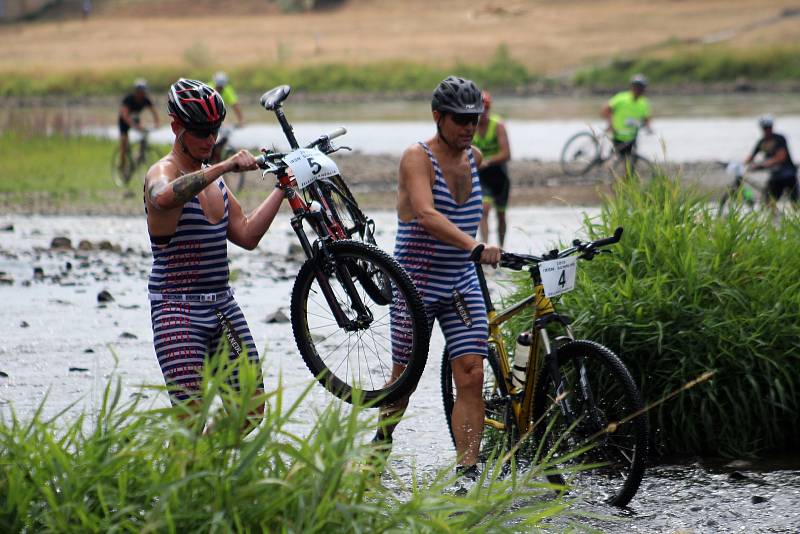 Triatlon Železný knedlík 2018 absolvovalo téměř 120 závodníků.