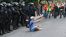 Demonstrace a potyčky ve Varnsdorfu 