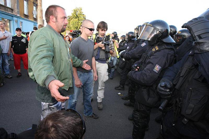 Demonstrace a potyčky ve Varnsdorfu 