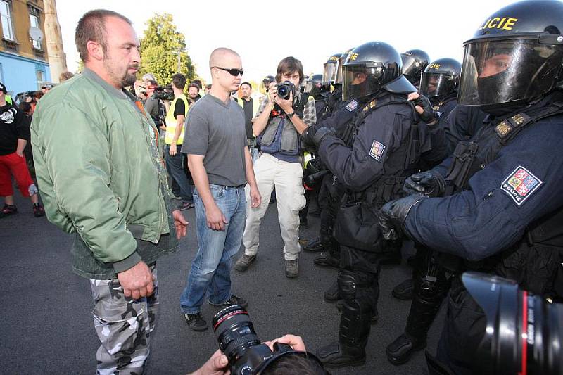 Demonstrace a potyčky ve Varnsdorfu 