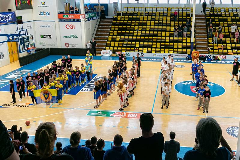 Slavnostní zakončení Vividbooks Národního finále U 11 dívek v basketbalu. Vítězství urvaly dívky z Hradce Králové.