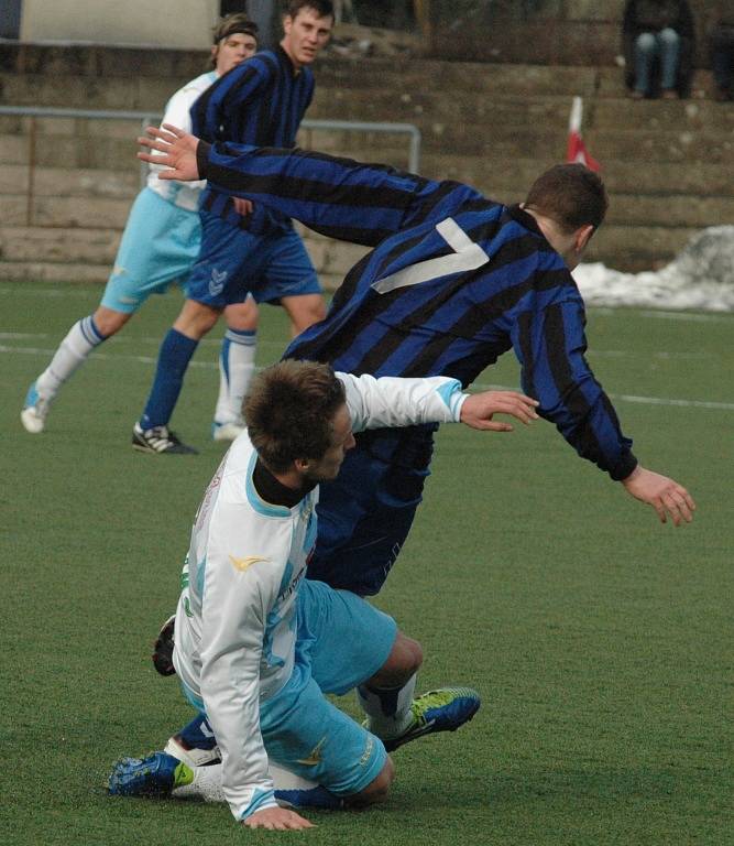 PARÁDA! Junior Děčín (světlé dresy) doma porazil 3:1 Horní Jiřetín.