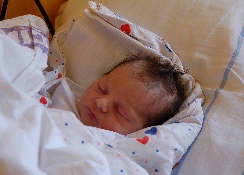 Evě Slánské z Děčína se 27. března v 0,50 v děčínské porodnici narodila dcera Agáta. Měřila 49 cm a vážila 2,97 kg.
