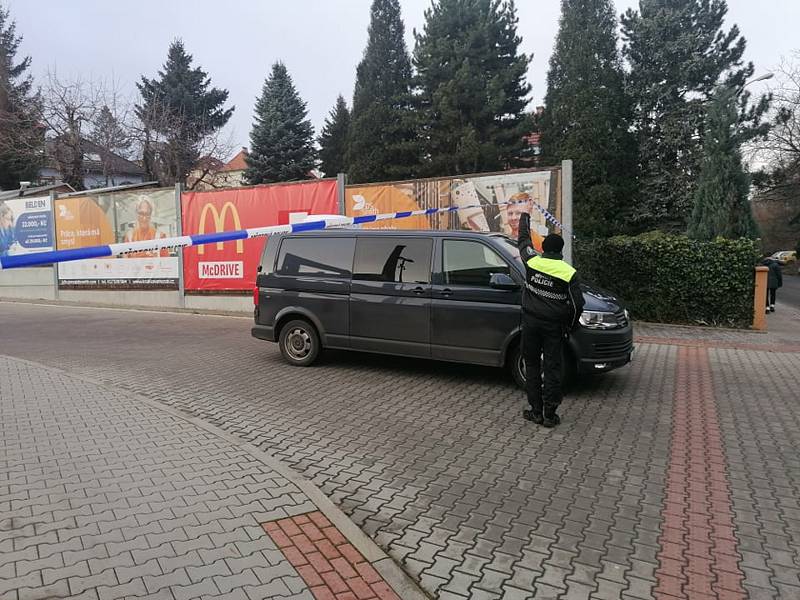 V děčínské nákupní galerii Pivovar zasahovali pyrotechnici.