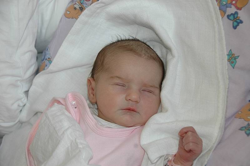 Lence Jarešové z Verneřic se 13. května v 9.31 hodin v ústecké porodnici narodila dcera Adriana Běhunková. Měřila 48 cm a vážila 2,91 kg.