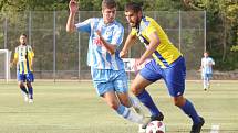 PŘEKVAPENÍ. Varnsdorf (v modrém) prohrál s Litoměřickem 0:2.